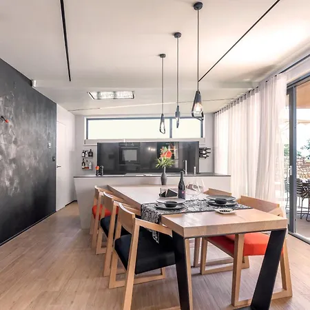 Villa Dianas Garden Design Umag