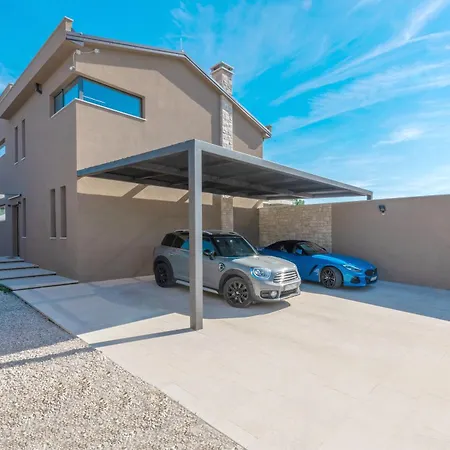 Dianas Garden Design Villa