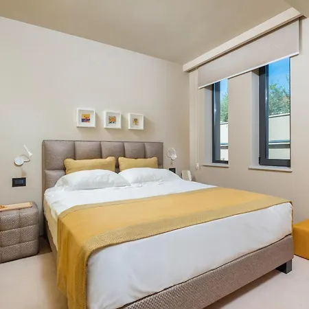 Dianas Garden Design *