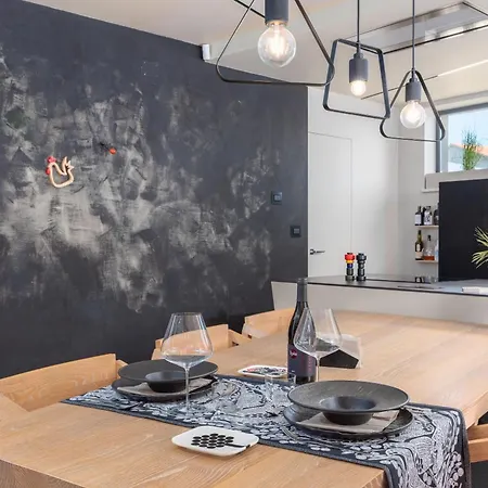 Dianas Garden Design Villa