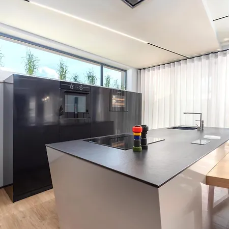 Dianas Garden Design *