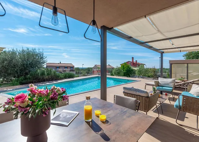 Dianas Garden Design Villa