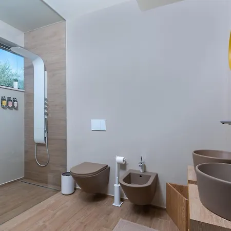 Dianas Garden Design Villa