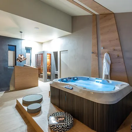 빌라 Dianas Garden Design 우마그