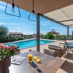 Dianas Garden Design Вилла