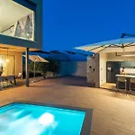 Dianas Garden Design Вилла *