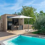 Dianas Garden Design *