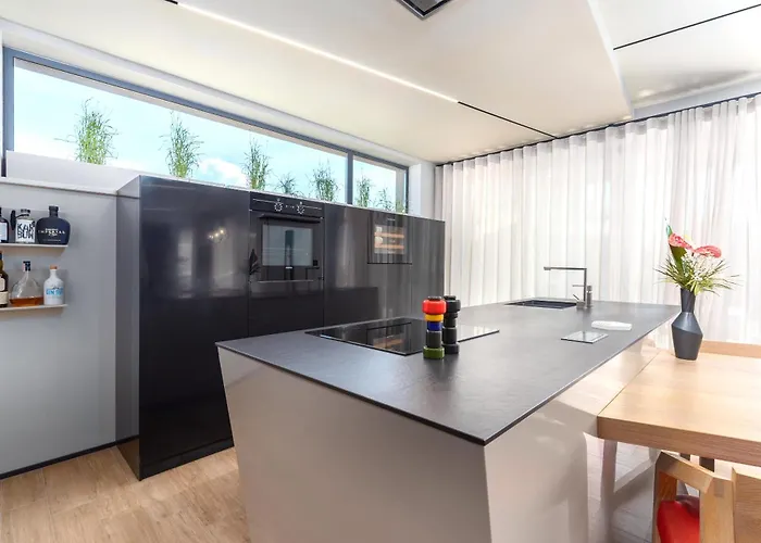 Dianas Garden Design *